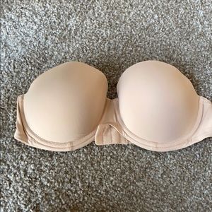 Victoria’s Secret PINK strapless push up bra